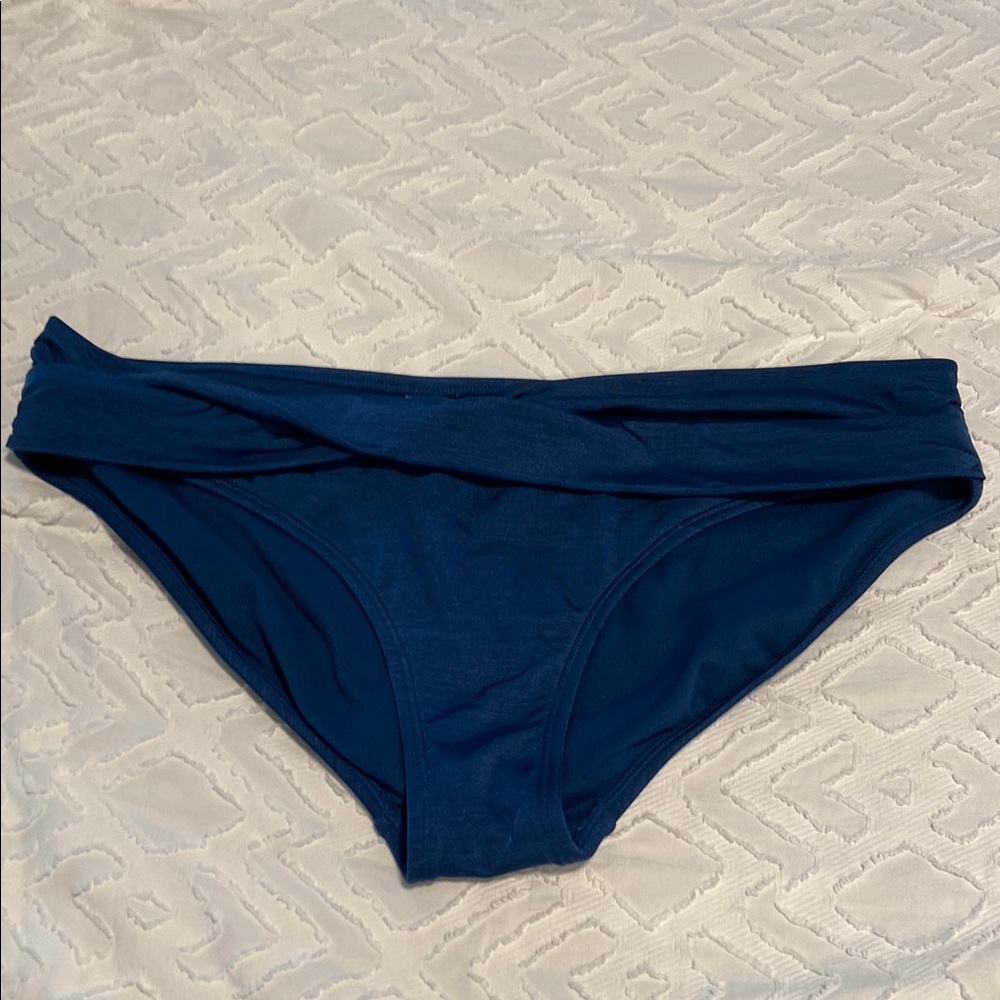 Athleta Vibrant Blue Swim Bottom women’s size L great condition